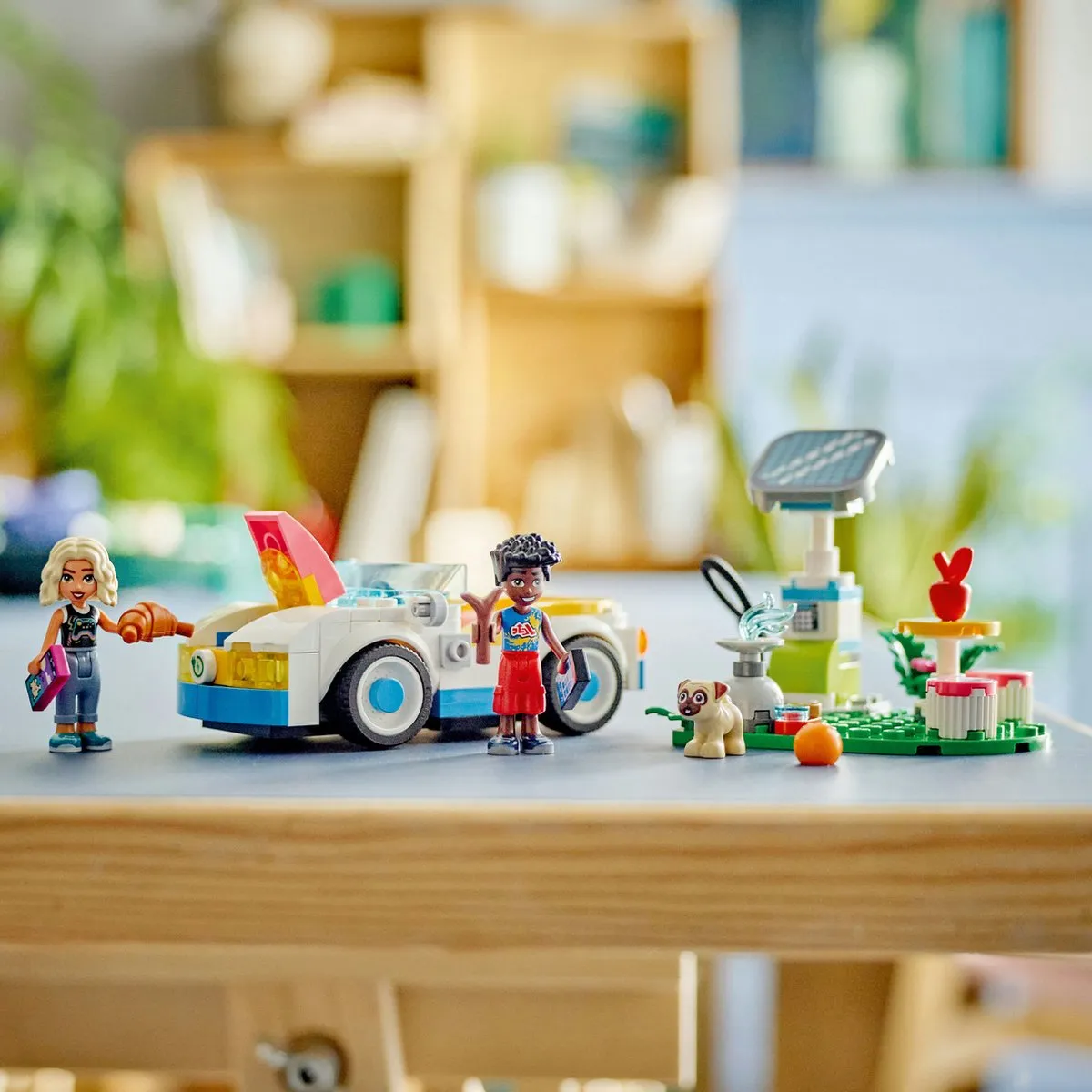 LEGO Friends Elektrische Auto 42609 - 170 Stukken - 2 Minifiguren