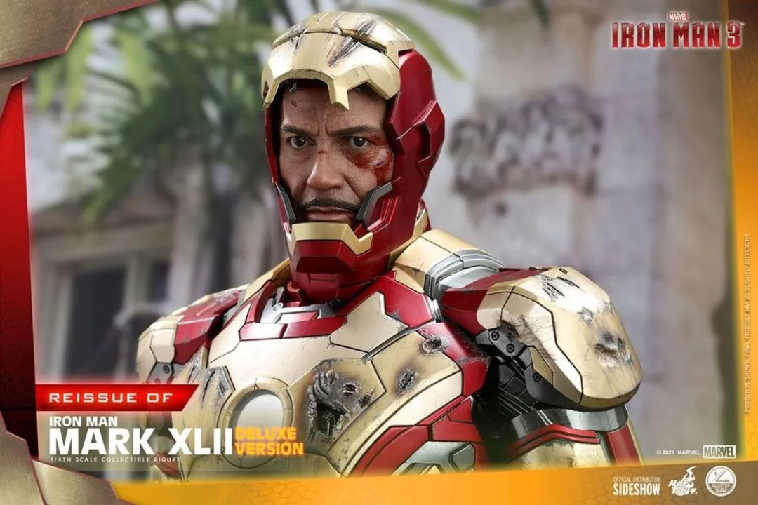 Marvel: Iron Man 3 - Deluxe Iron Man Mark XLII 1:4 Scale Figure