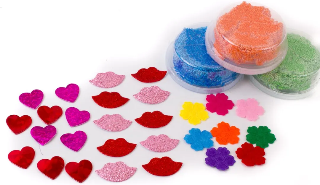 Foam Clay Houten Bloemen Knutselpakket - 3x14g Klei + Kartonnen Hart