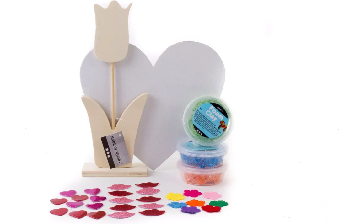 Foam Clay Houten Bloemen Knutselpakket - 3x14g Klei + Kartonnen Hart