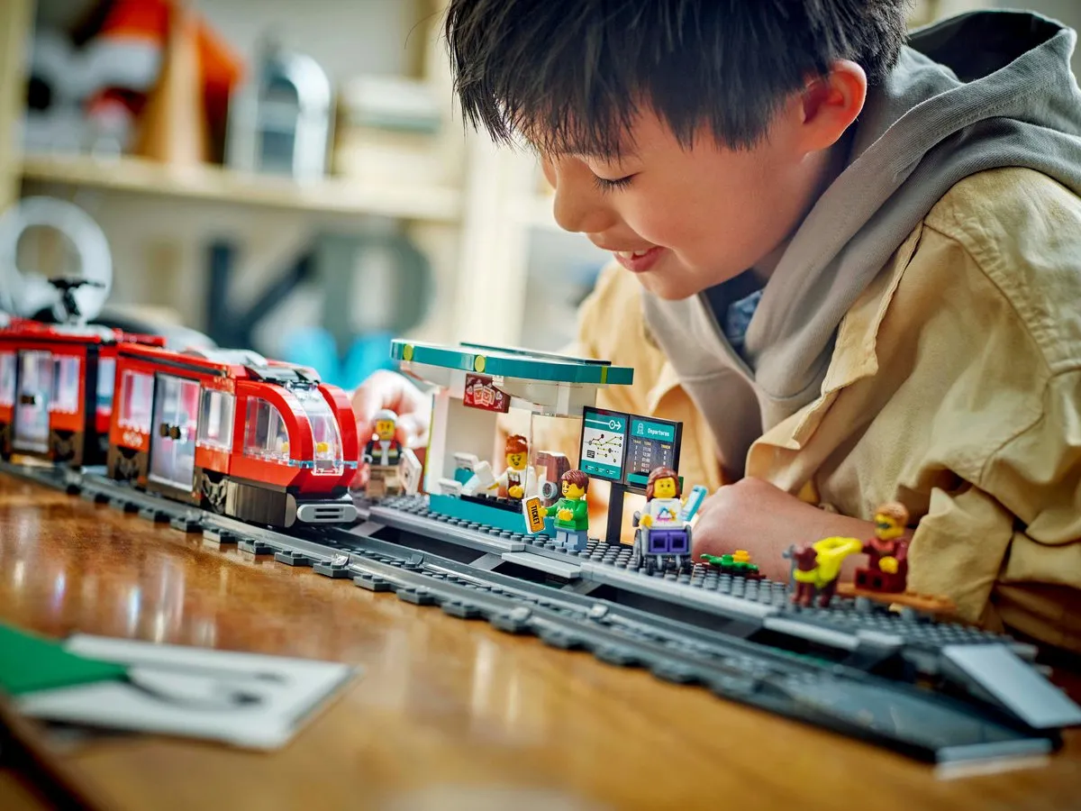 LEGO City Stadstram & Station 60423 - 811 Stukken