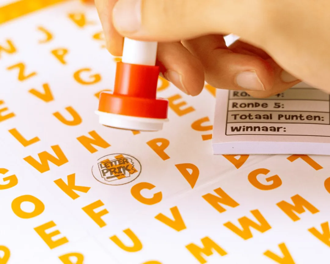 Pingion Games - Letterprik - Bordspel - Voor het hele gezin - Familiespel - Cadeau - Gezelschapspel