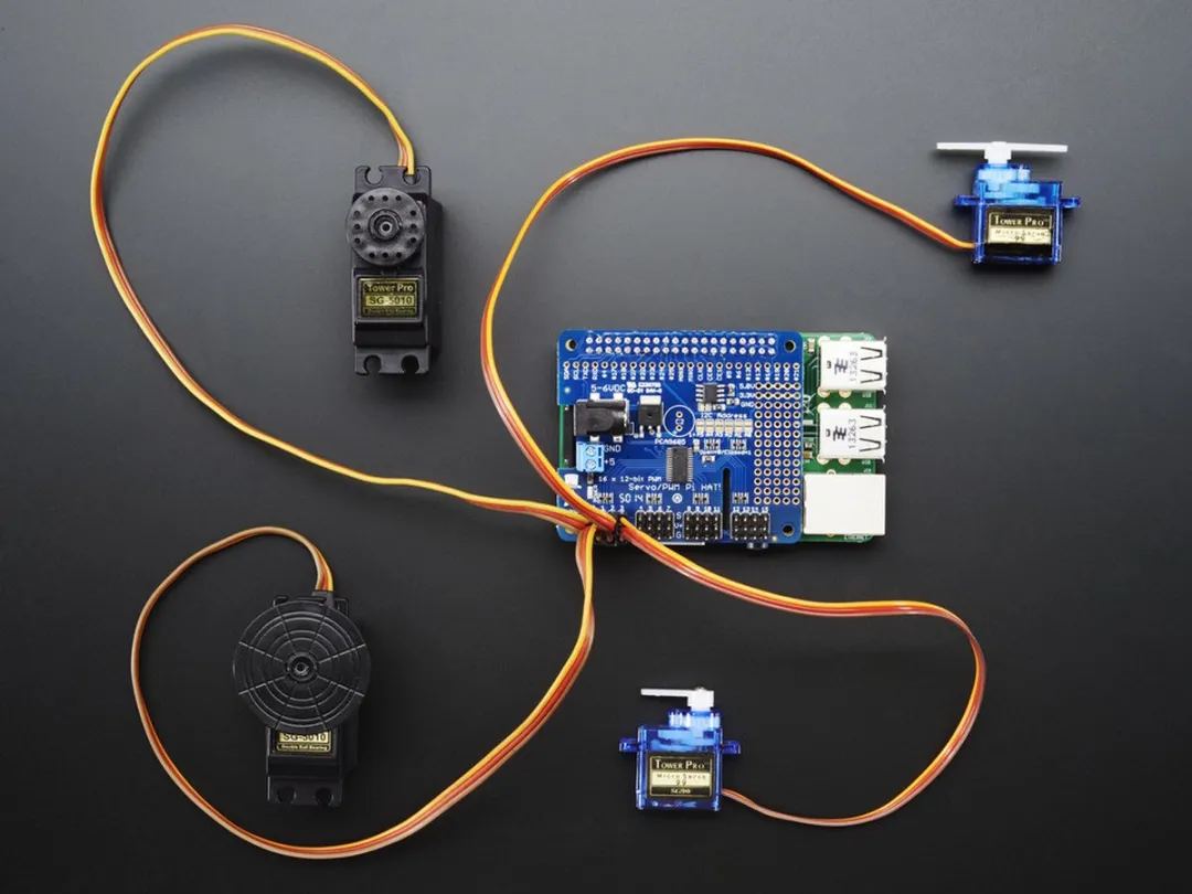Adafruit 2327 16-Kanaals PWM/Servo Module