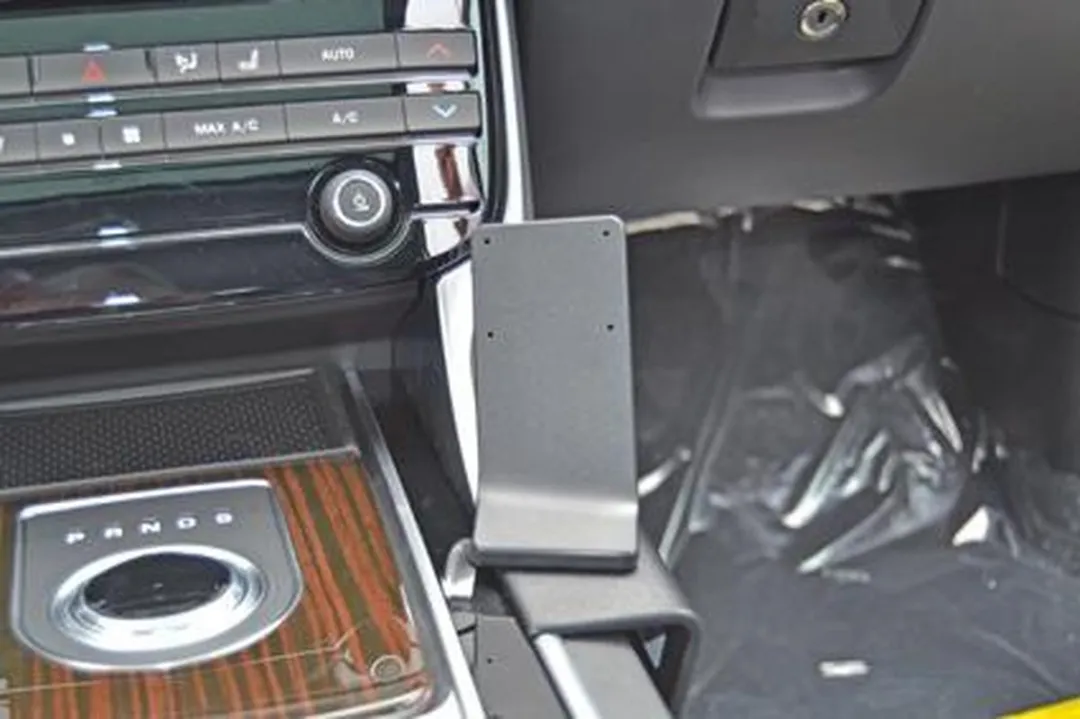 Brodit ProClip Jaguar XE/XF 2016-2018 Consolehouder - Zwart - MPN 835224