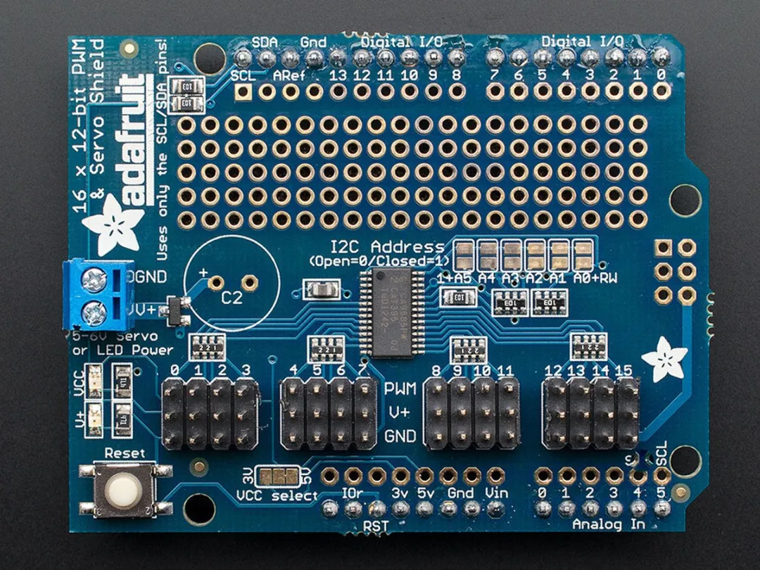 Adafruit 1411 16-Kanaals Servo Shield