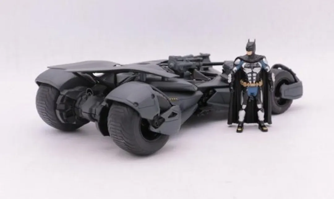 Jada Toys 1/24 Batmobile Justice League 2017 - Batman Figurine - Zwart