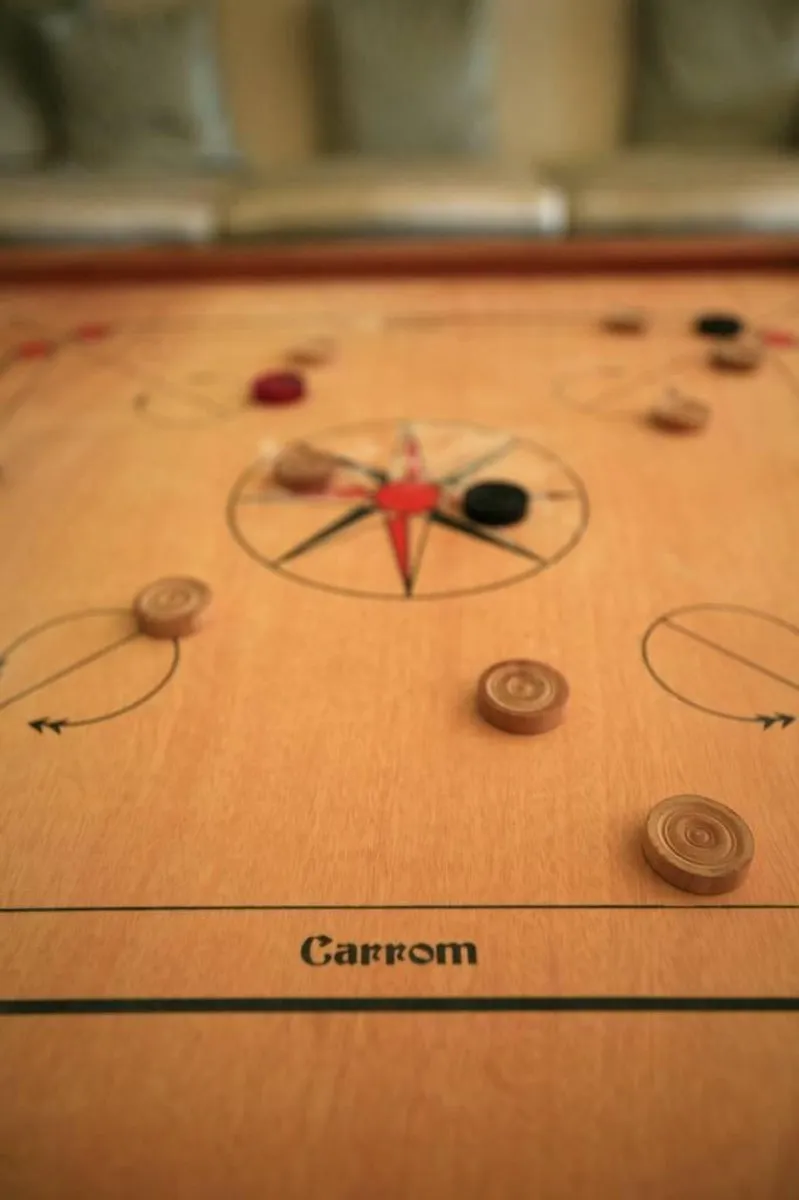 Ubergames Premium Carrom Set 84x84cm - ECO-hout - 4 Spelers