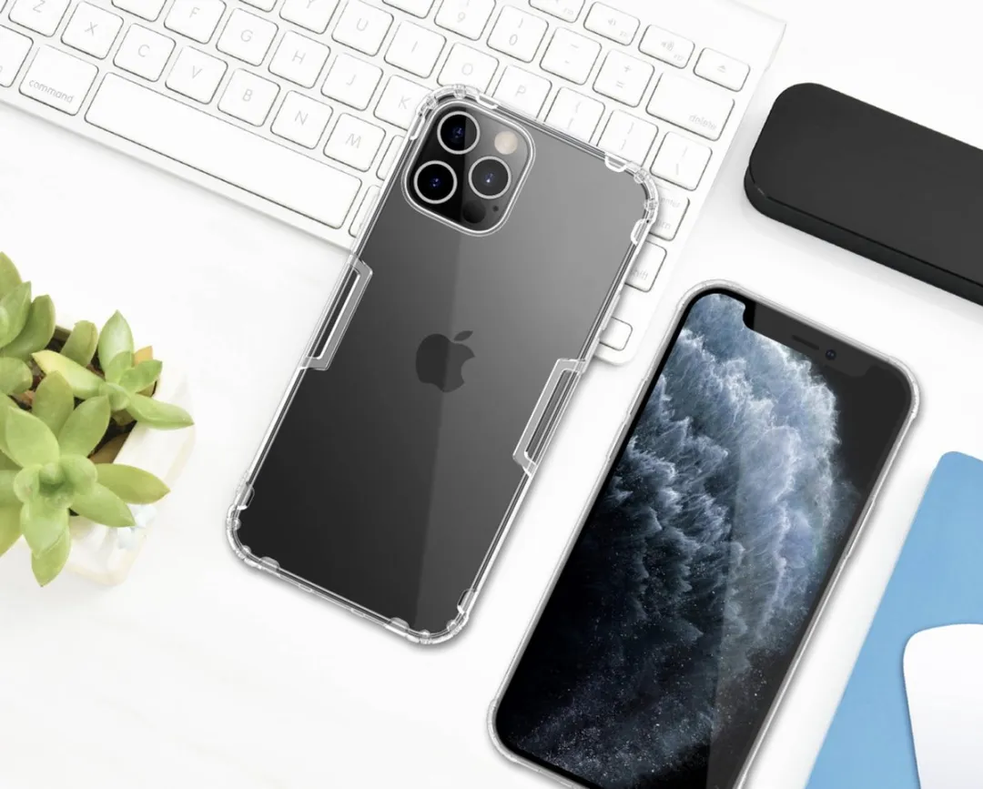 Nillkin iPhone 12/12 Pro Hoesje - Transparant