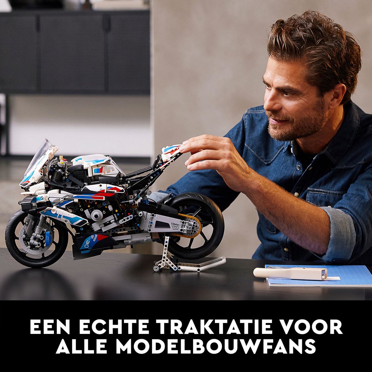 LEGO Technic BMW M 1000 RR Motor bouwbare modelbouwset - 42130
