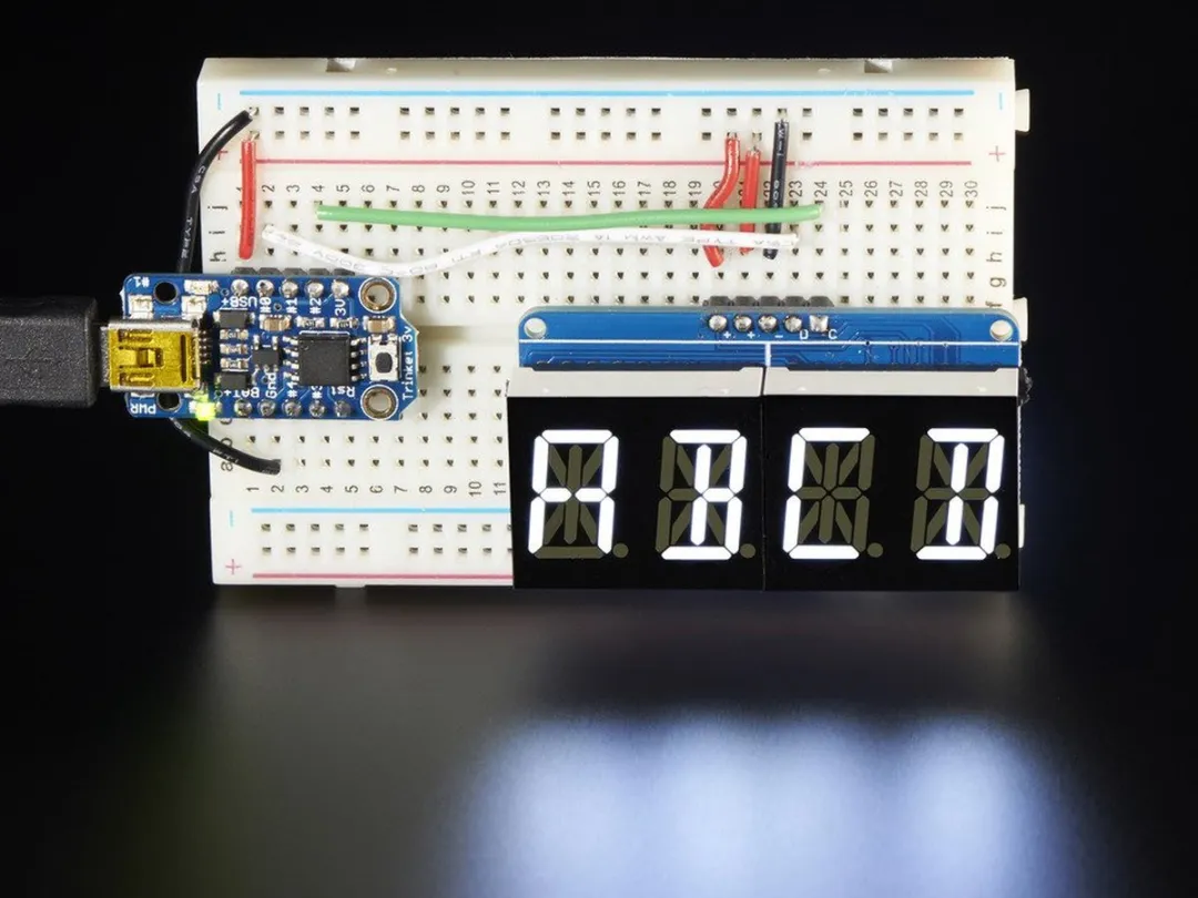Adafruit Quad Alphanumeric Display 2157 - I2C Backpack - Meerkleurig