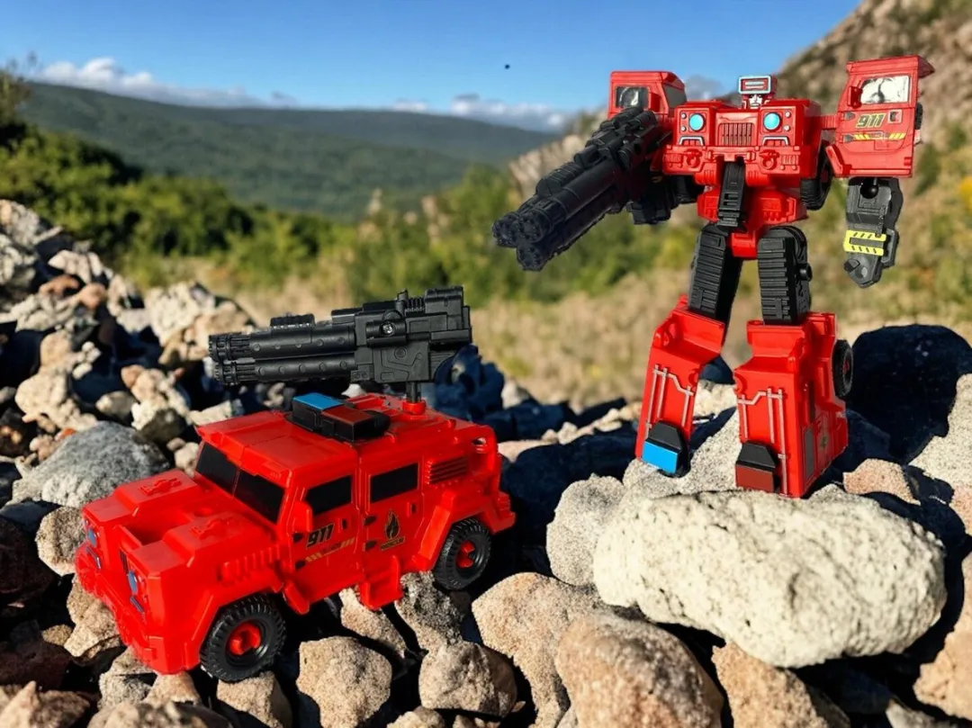YJ Toys X-Warrior ExtingGuish Flame Transforming Robot/Auto 2-in-1 - Rood