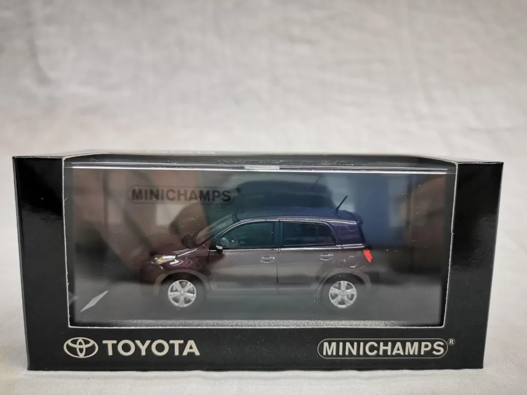 Toyota Urban Cruiser 2009 Minichamps 1:43 - Paars Metallic - afbeelding 6 van 6