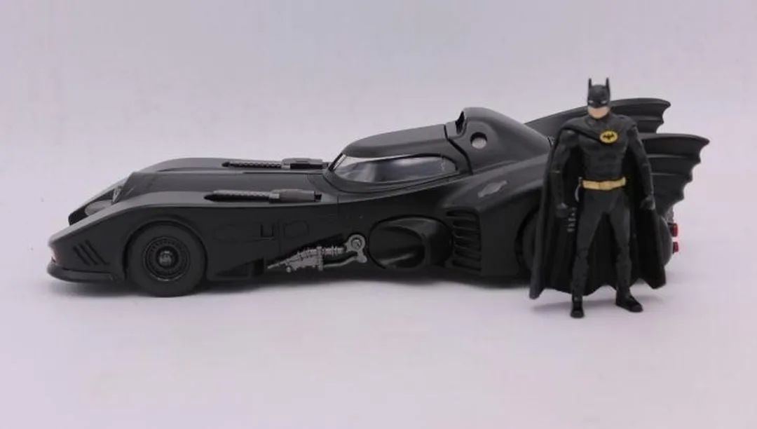Jada Toys Batman 1989 Batmobile Diecast Model 1/24 - JADA98260