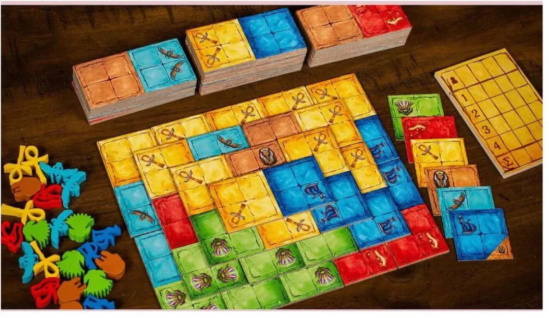 White Goblin Games Pyramido Familiespel - 2-4 Spelers