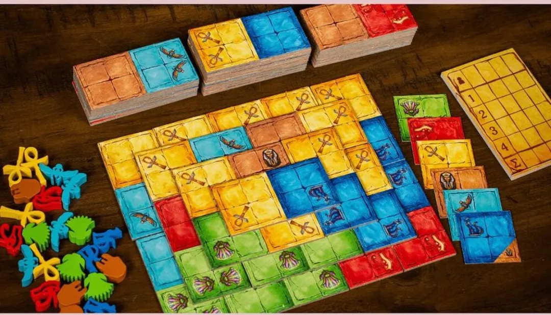 White Goblin Games Pyramido Familiespel - 2-4 Spelers