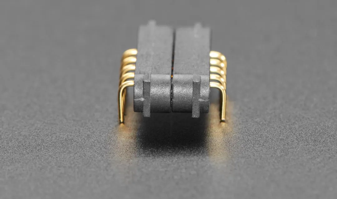 Magnetische connector gebogen 5pin Adafruit 5359