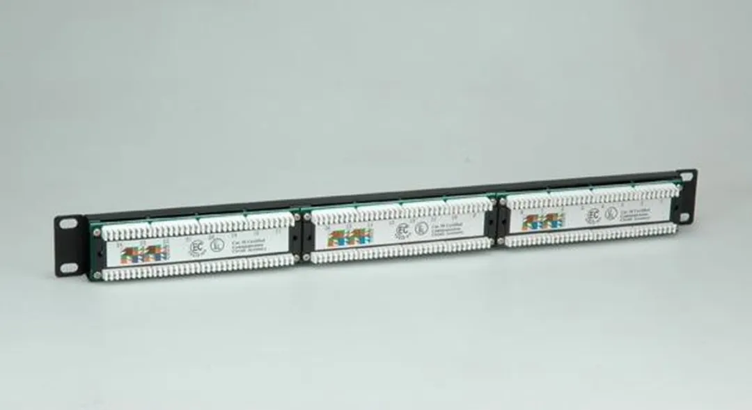 Value Cat. 5e Patchpaneel 24 Poorten 26990349 - Zwart