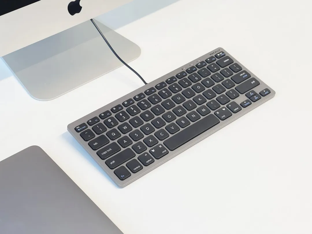 Macally UCSLIMKEYCSG USB-C Toetsenbord - Zwart - afbeelding 6 van 6