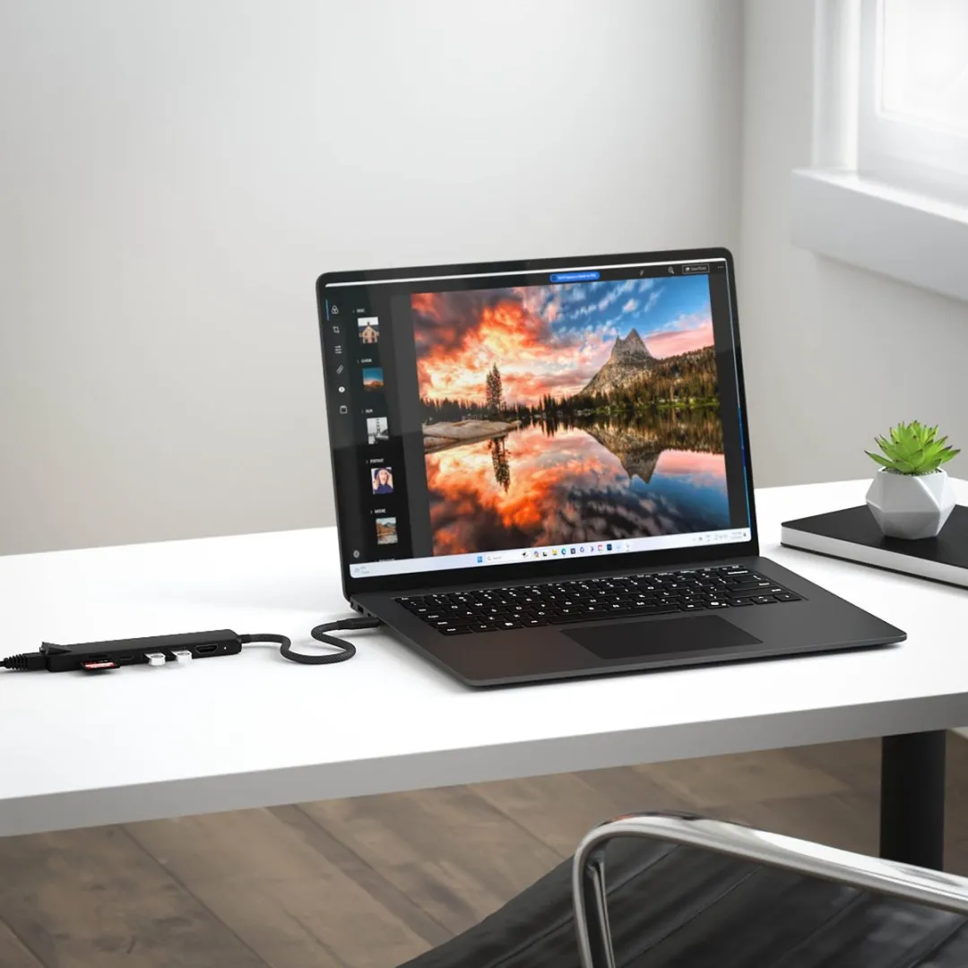 Satechi ST-P7SK USB-C 7-in-1 Adapter - 10Gbps - Zwart