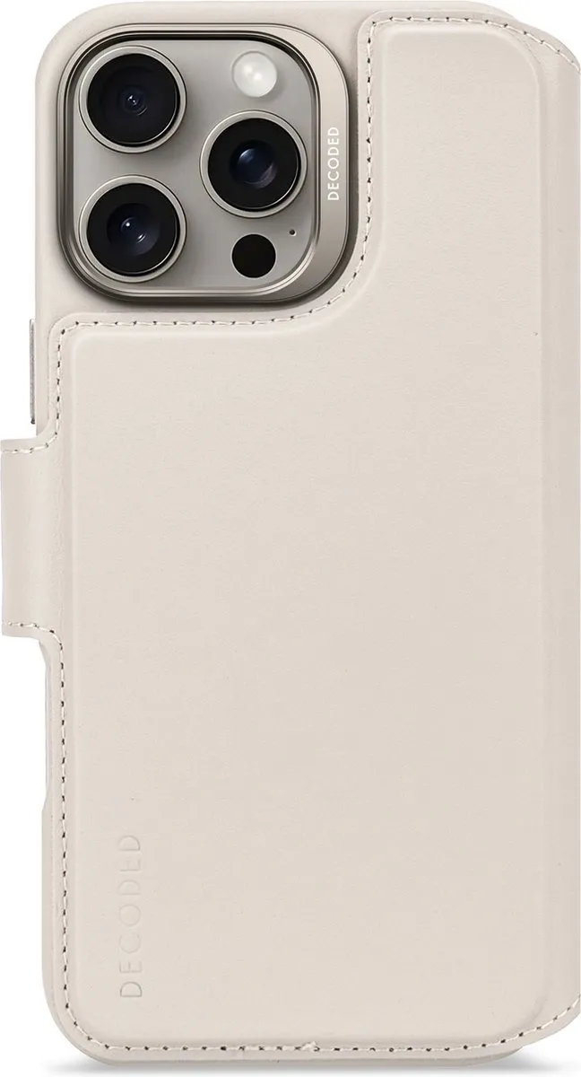 Decoded Leren Wallet Case DEC-IP16PM-LWC-CLB