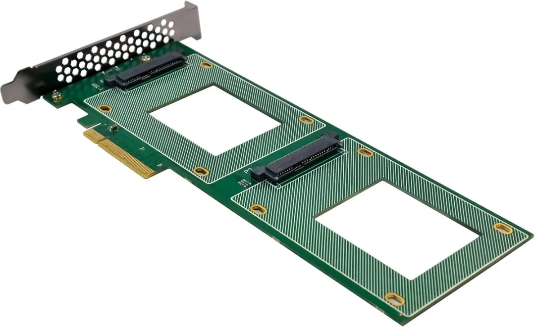 InLine PCIe Kaart naar 2x U.2 NVMe SFF-8639 - Bifurcatie