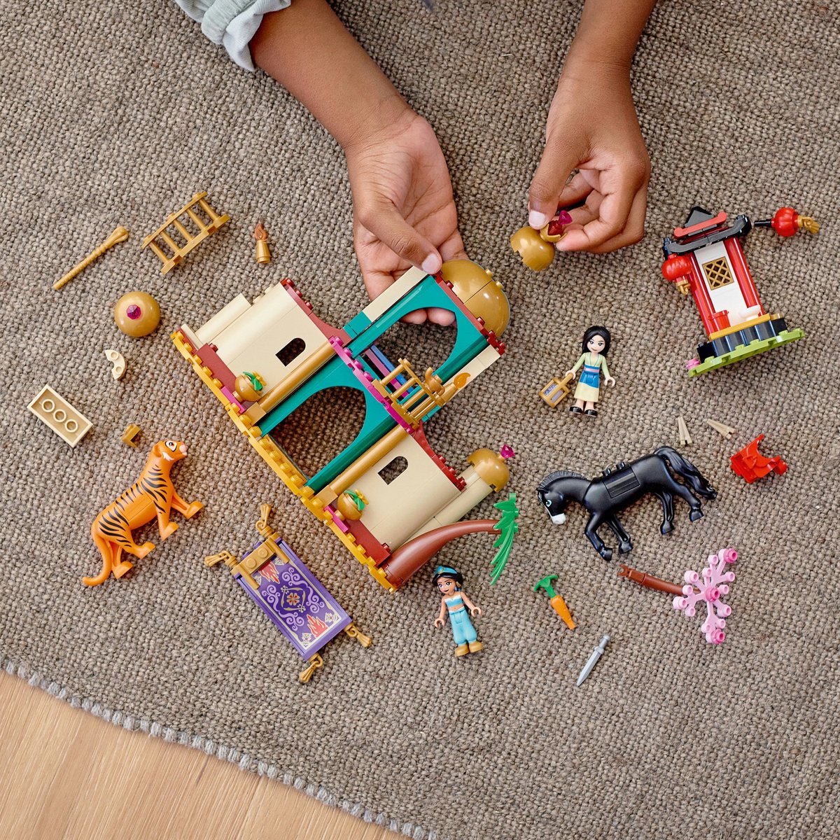 LEGO Disney Jasmines en Mulans avontuur - 43208