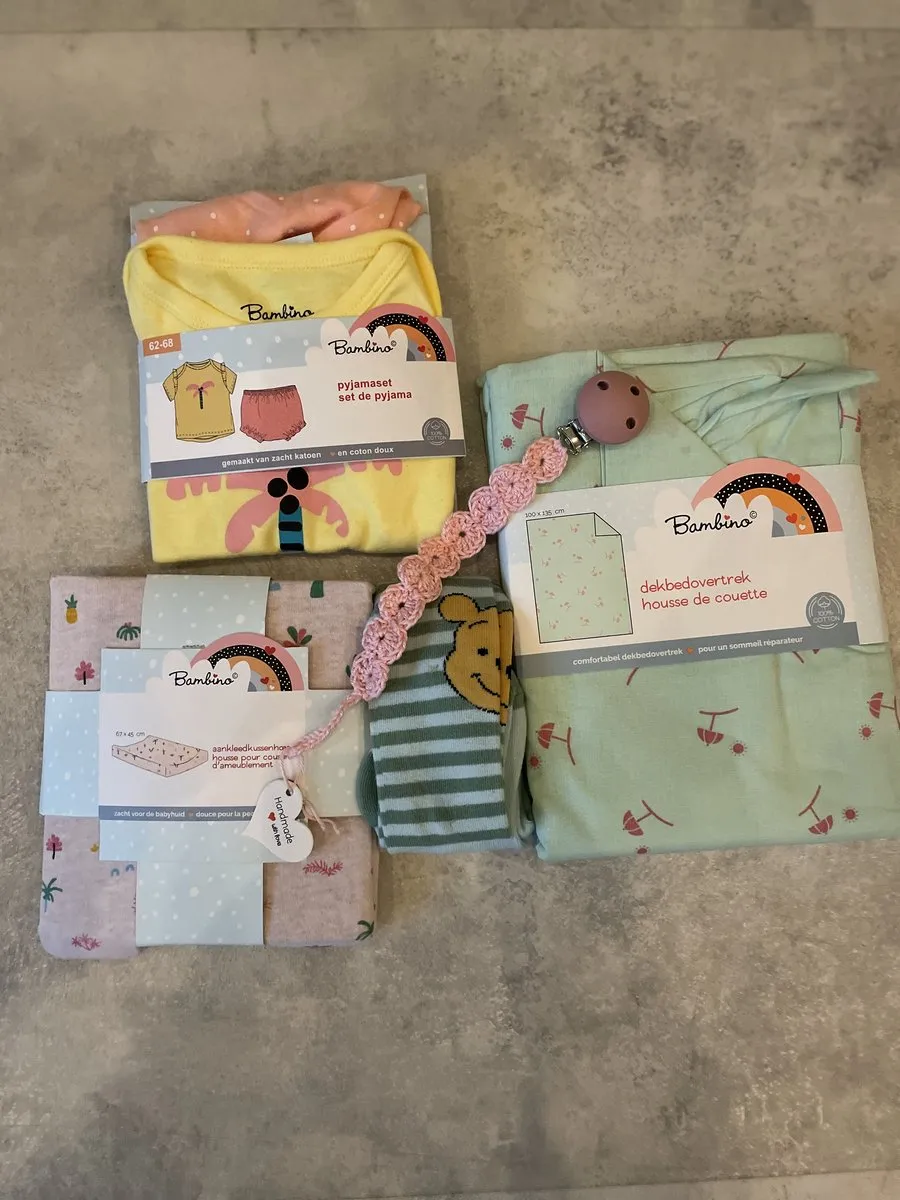 Disney Winnie the Pooh Baby Geschenkset - Roze/Groen - afbeelding 2 van 6