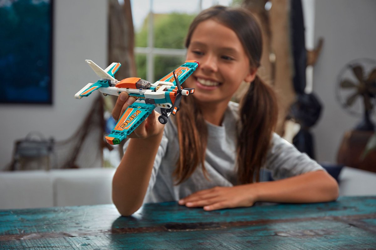 LEGO Technic Racevliegtuig - 42117