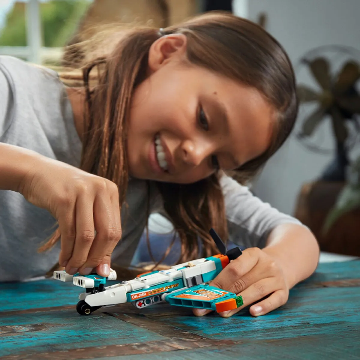 LEGO Technic Racevliegtuig 42117 - 564 Stukken