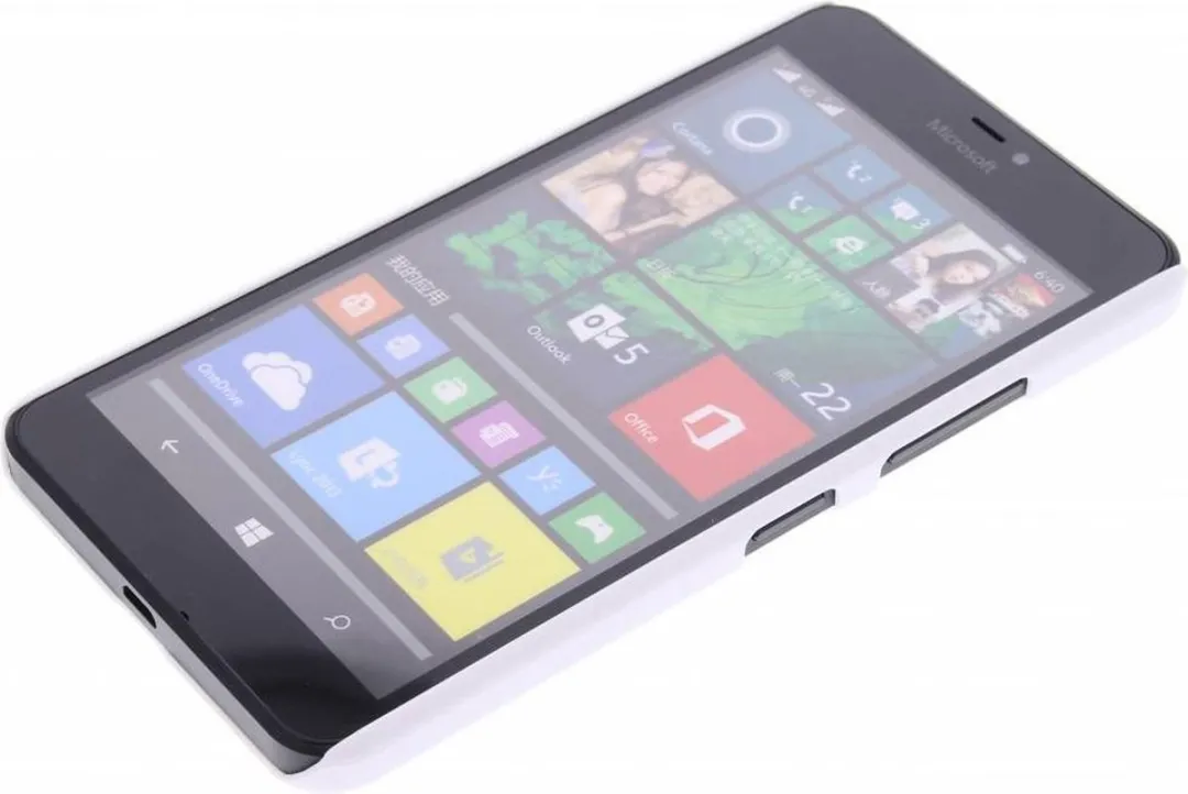 Nillkin Frosted Shield Hoes Microsoft Lumia 640 XL - Wit