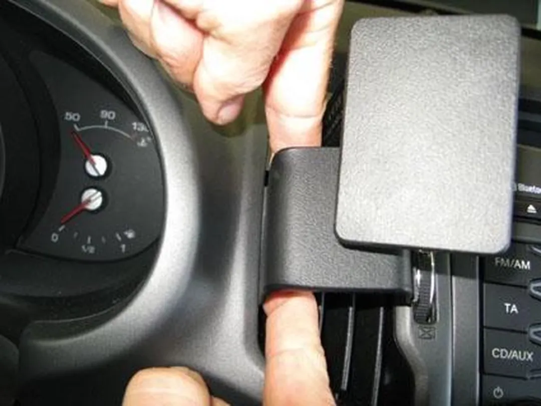 Brodit Center Montagebeugel 854557 ProClip - KIA Sportage 11 - Zwart