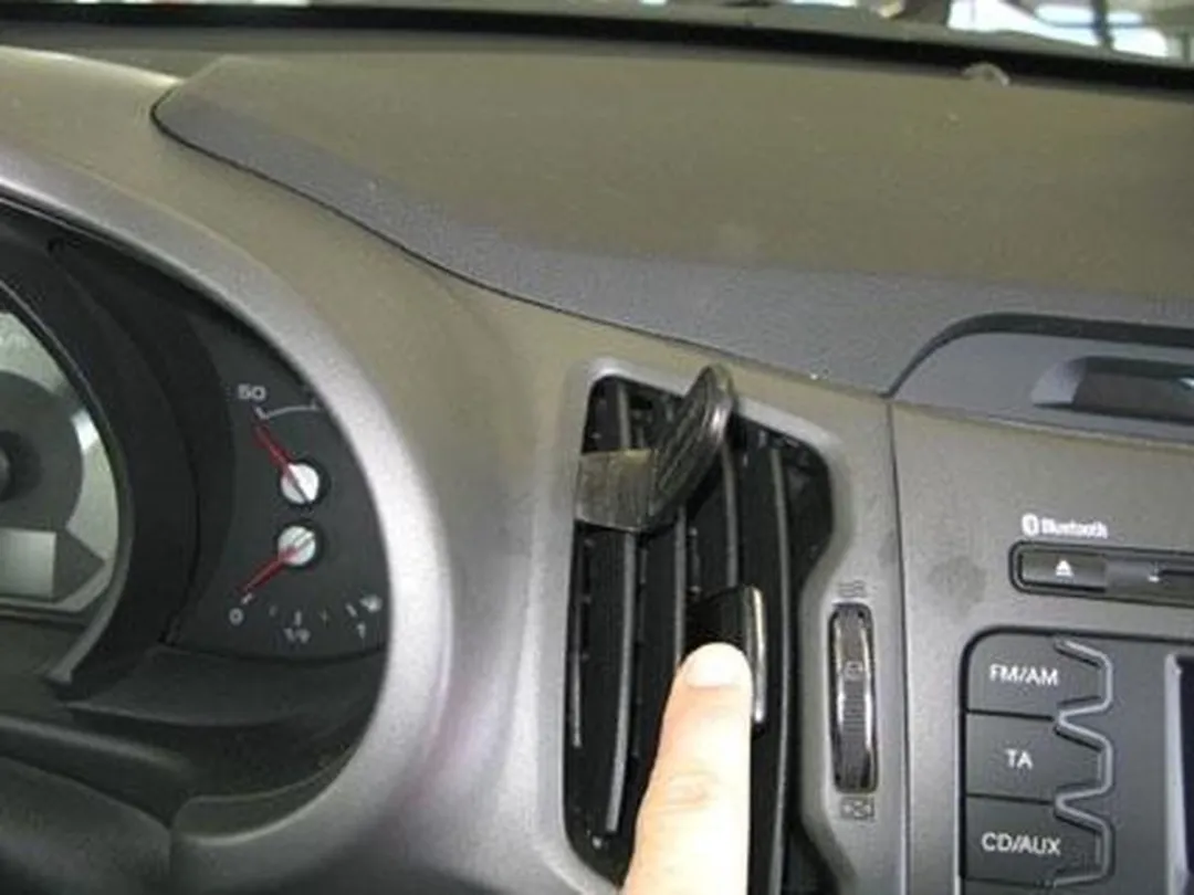 Brodit Center Montagebeugel 854557 ProClip - KIA Sportage 11 - Zwart