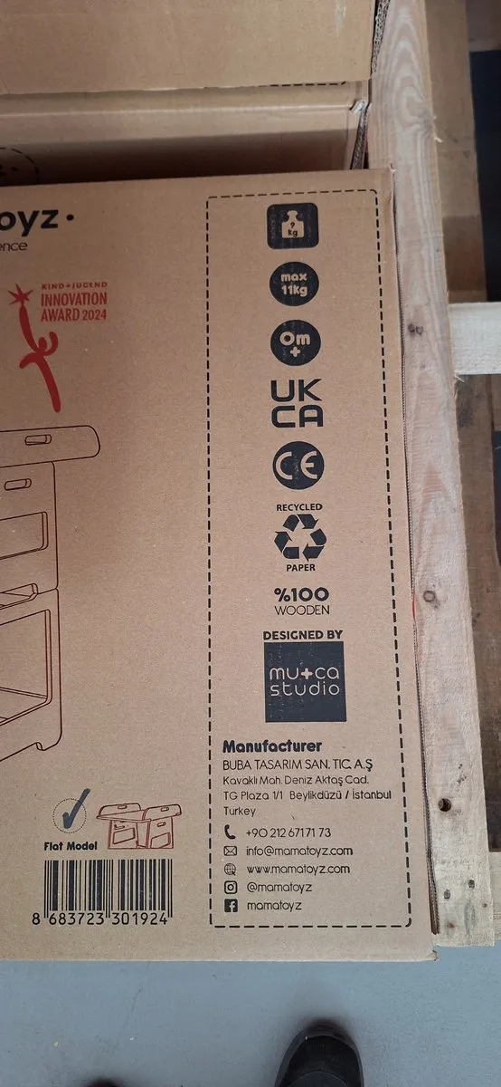 Mamatoyz Changy Bold verzorgingstafel en tafeltje met stoeltje in één - 2 in 1 - berken hout