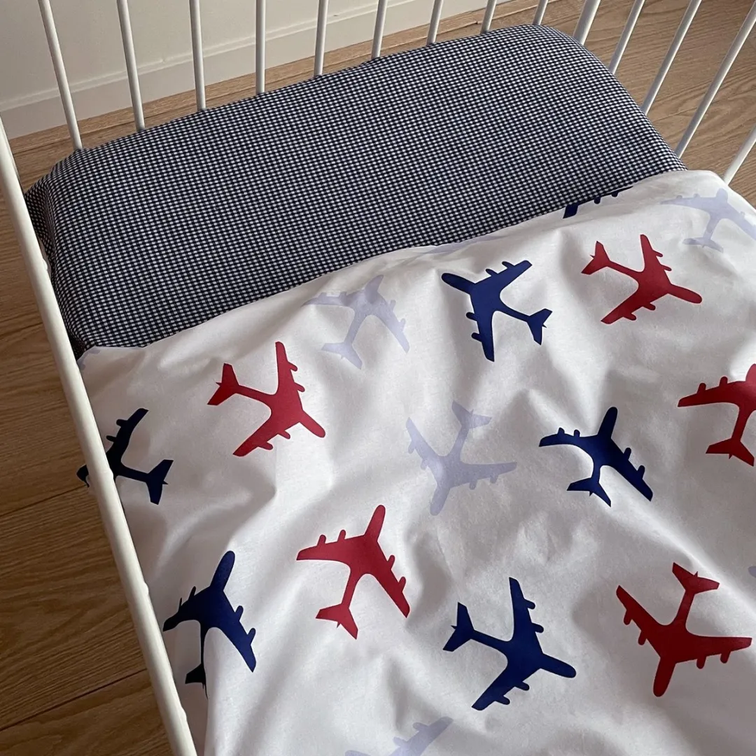 BINK Bedding Planes Dekbedovertrek 135x100cm - Vliegtuigen Motief - Rood/Blauw/Lichtblauw