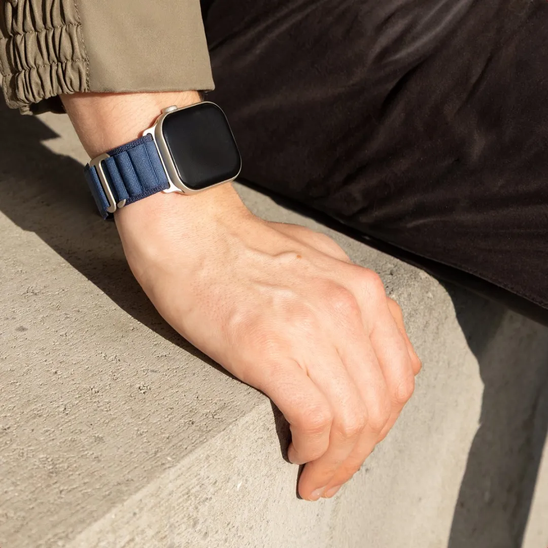 Accezz Nylon Bandje Apple Watch 44-49mm - Donkerblauw