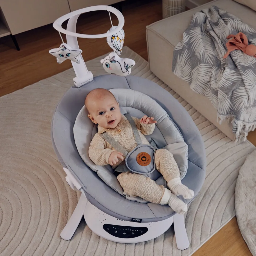 Lionelo Bella Set 2in1 – Wipstoel & Reiswieg – 360° Draaibare Zitting – Elektrische 6 Schommelstanden – 5 Snelheden – Rugleuning 3 Posities – Bewegingssensor – Nachtmodus – 12 Melodieën – Bamboe Kussen – Afstandsbediening – Wasbare Hoezen – Tot 9 kg