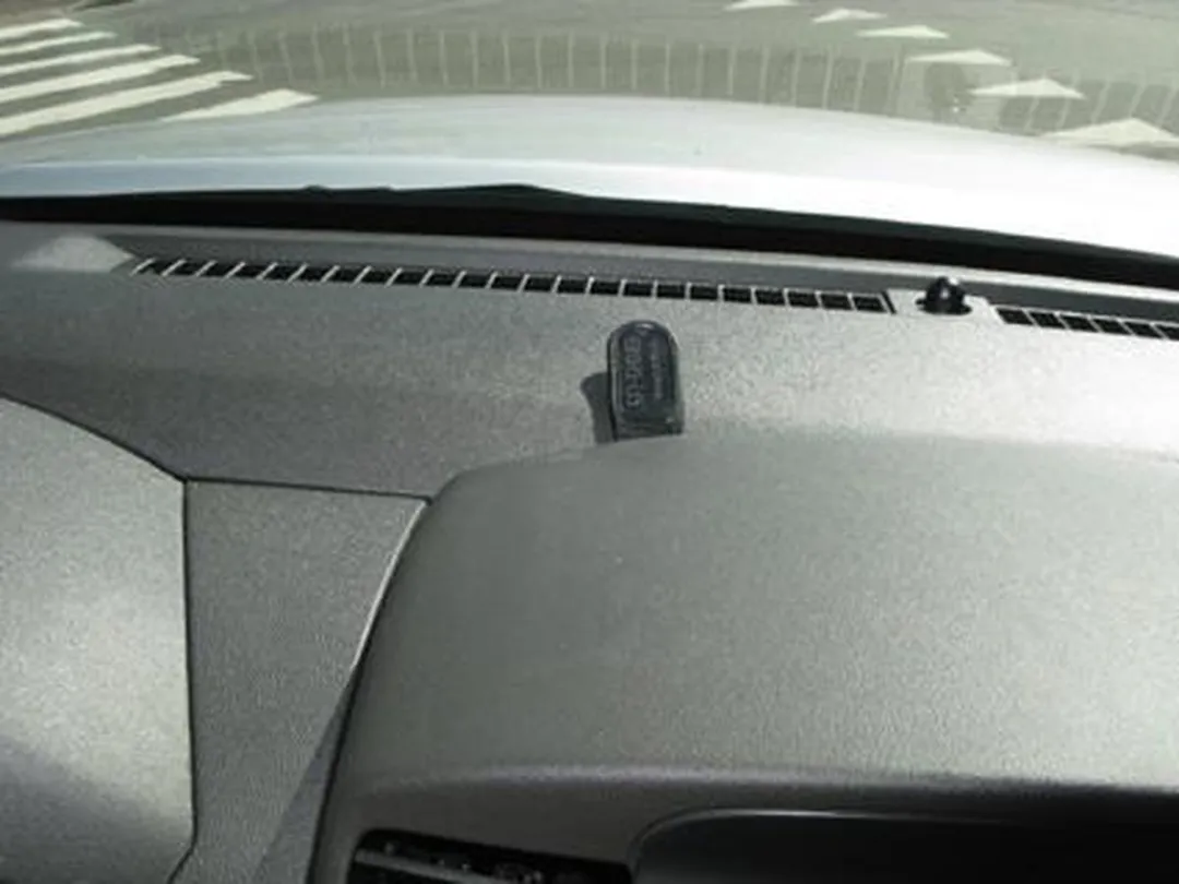 Brodit Center Mount voor Nissan Navara 11- - Zwart