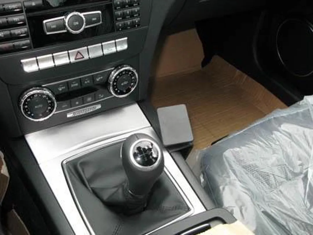 Brodit Console Mount Mercedes C-Klasse 11- 834616 - Zwart - afbeelding 4 van 6