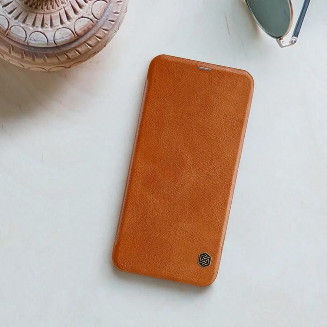 Nillkin Qin PU Leather Book Case - Samsung Galaxy J6+ 2018 - Bruin - afbeelding 4 van 4