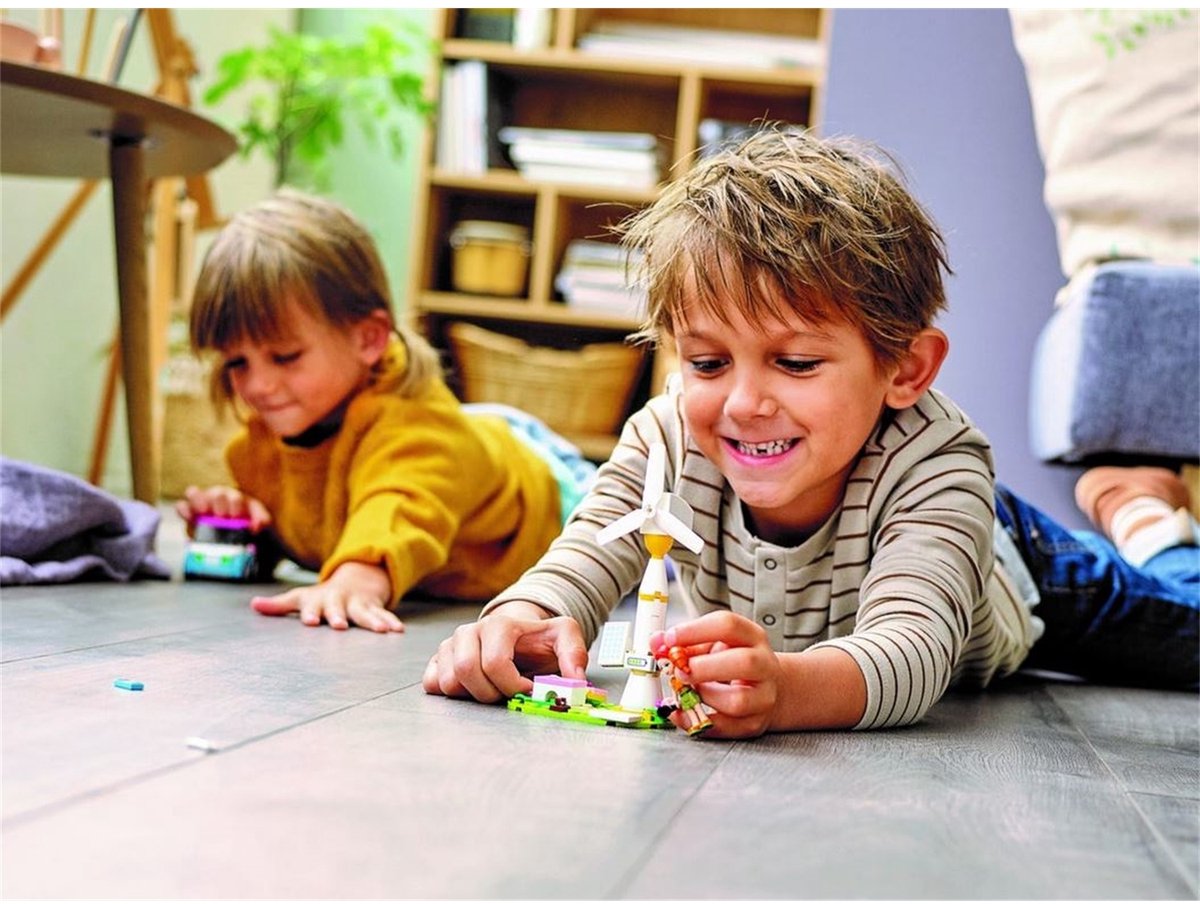 LEGO 41443 Friends Olivia's elektrische auto Set met Olivia en Mia Mini Poppetjes, Educatief Speelgoed voor Meisjes en Jongens vanaf 6 Jaar