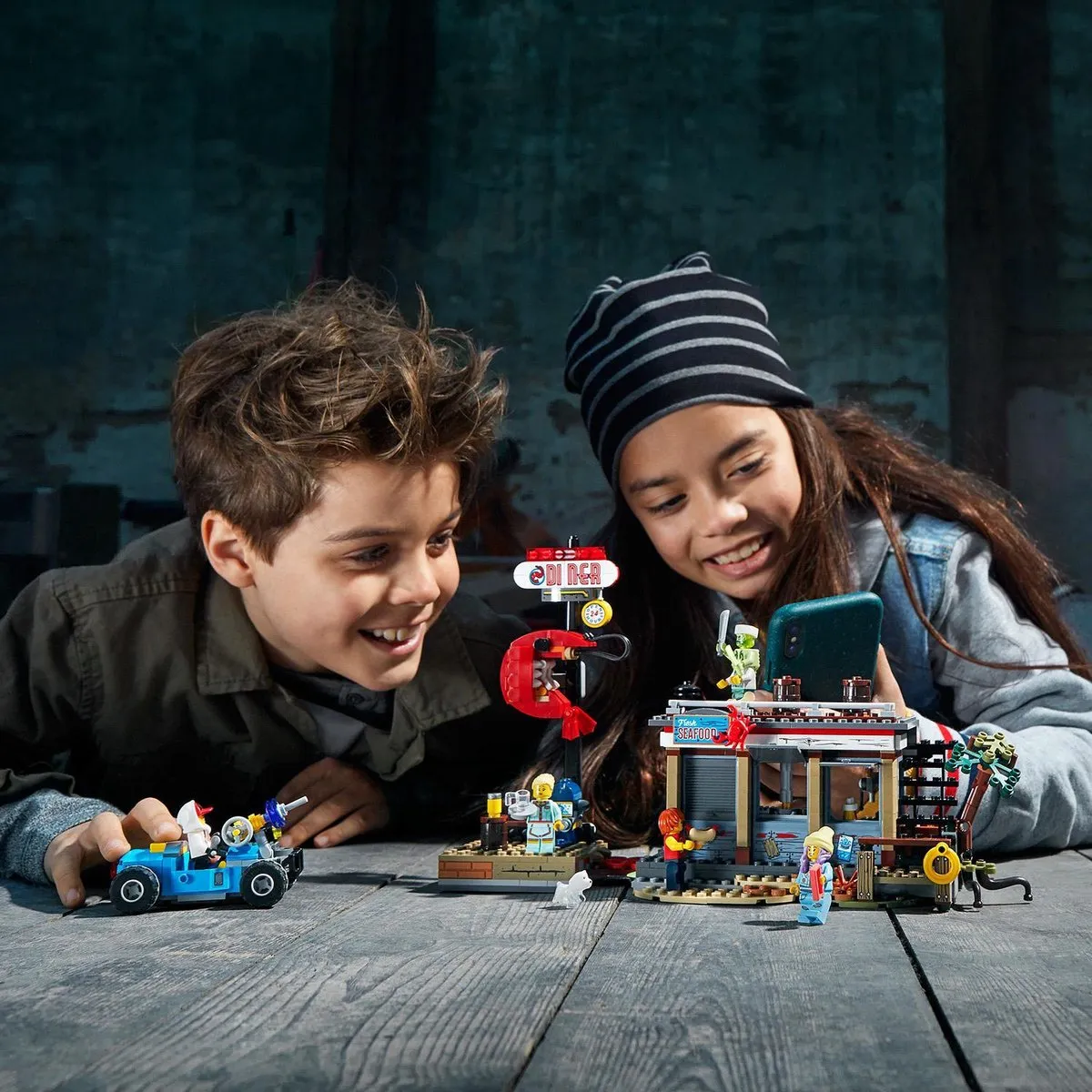 LEGO Hidden Side 70422 Garnalententje Aanval - 579 Stukken - 6 Minifiguren
