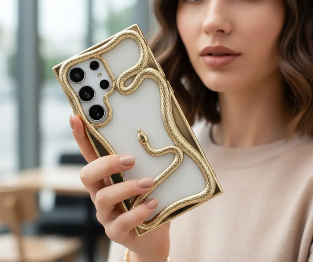 NUVEX Telefoonhoesje S25 Ultra Goud - 3D Slangdesign