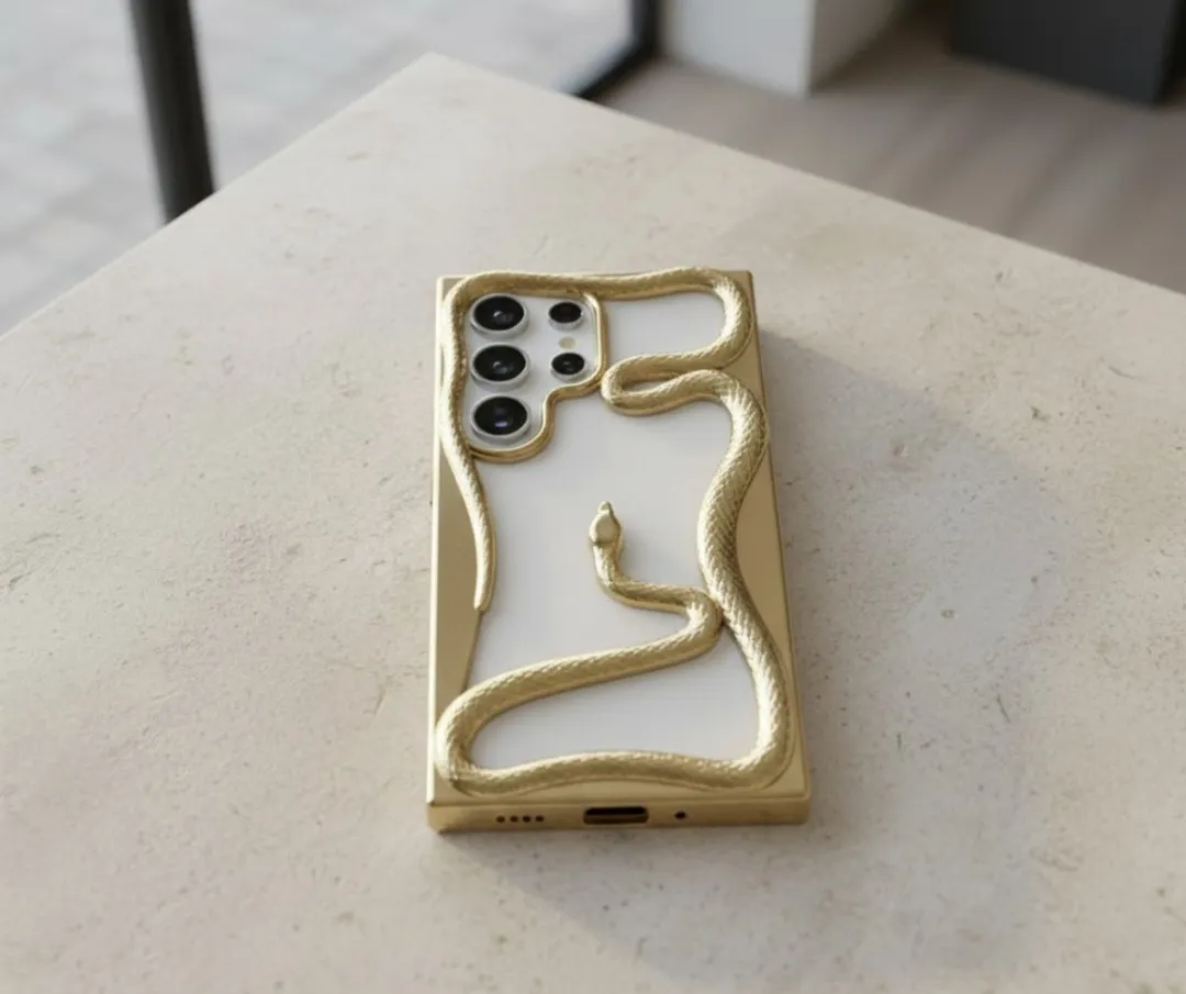 NUVEX Telefoonhoesje S25 Ultra Goud - 3D Slangdesign