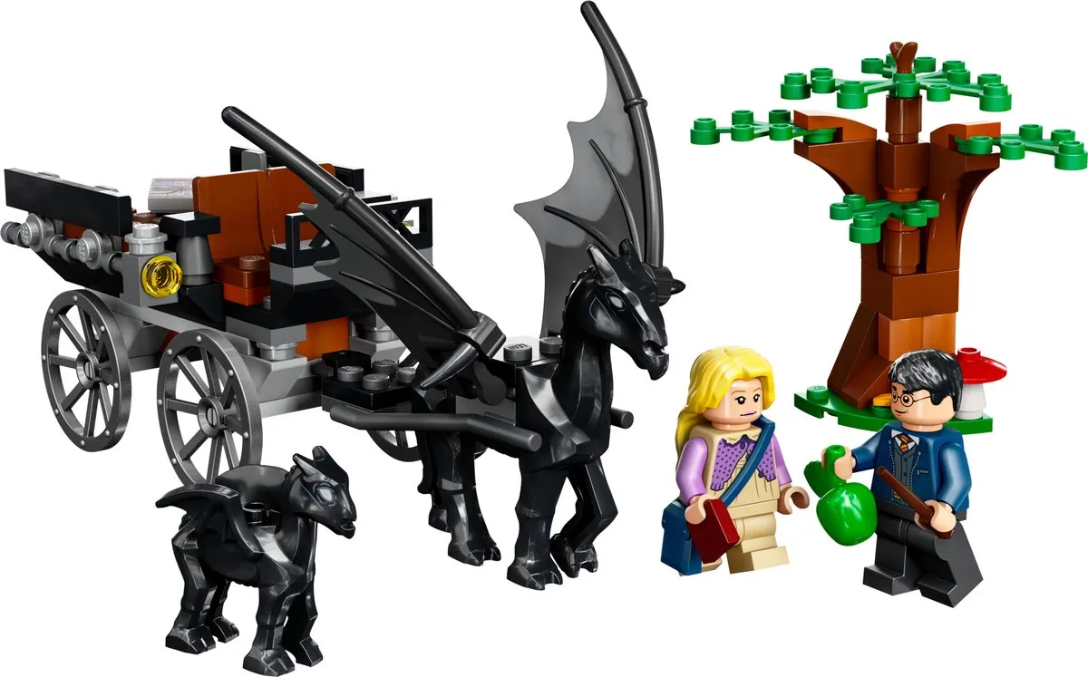 LEGO Harry Potter Zweinstein Rijtuig en Thestralissen 76400