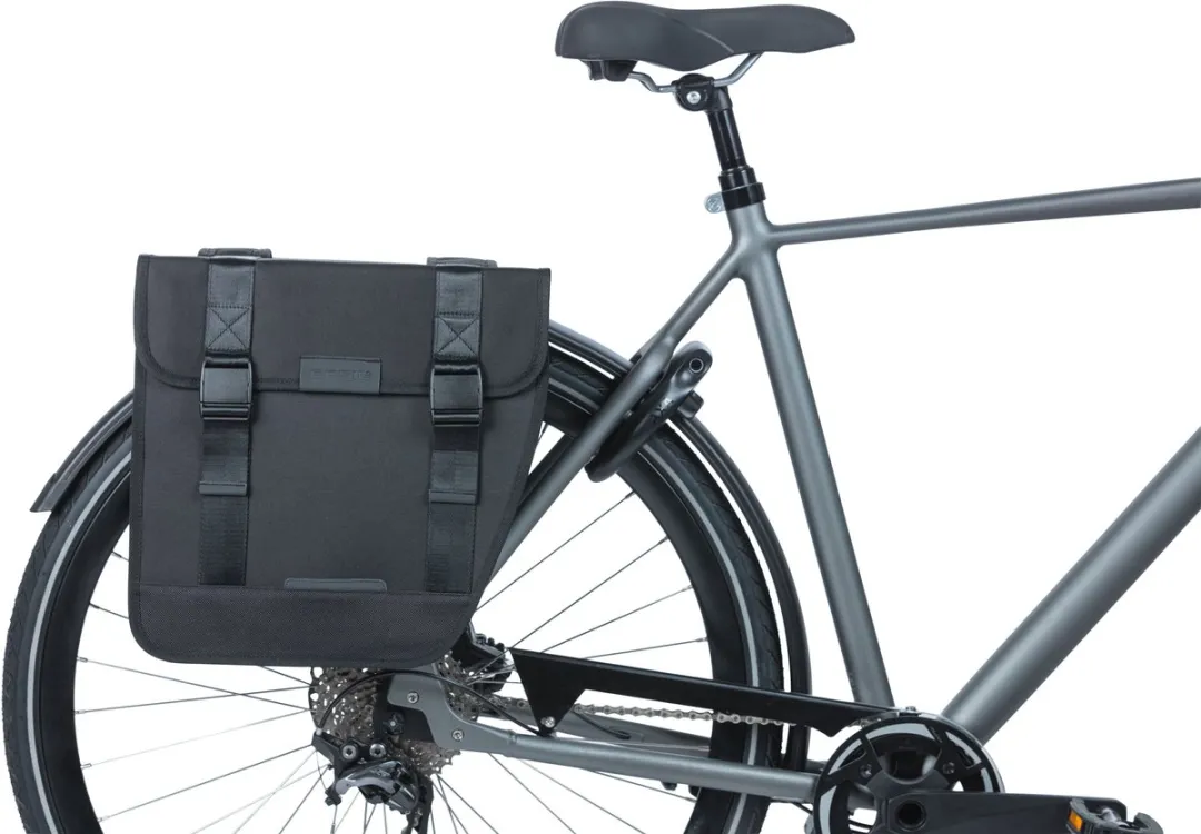 Basil Tour Dubbele Fietstas 28L - Zwart