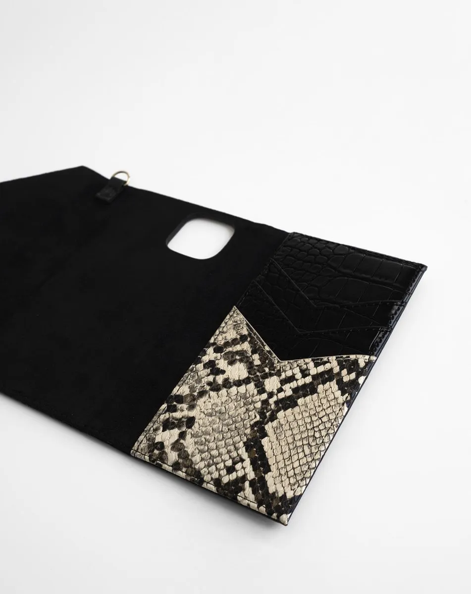iDeal of Sweden Envelope Clutch iPhone 11/XR - Midnight Python - 3 Pasjes - afbeelding 3 van 6