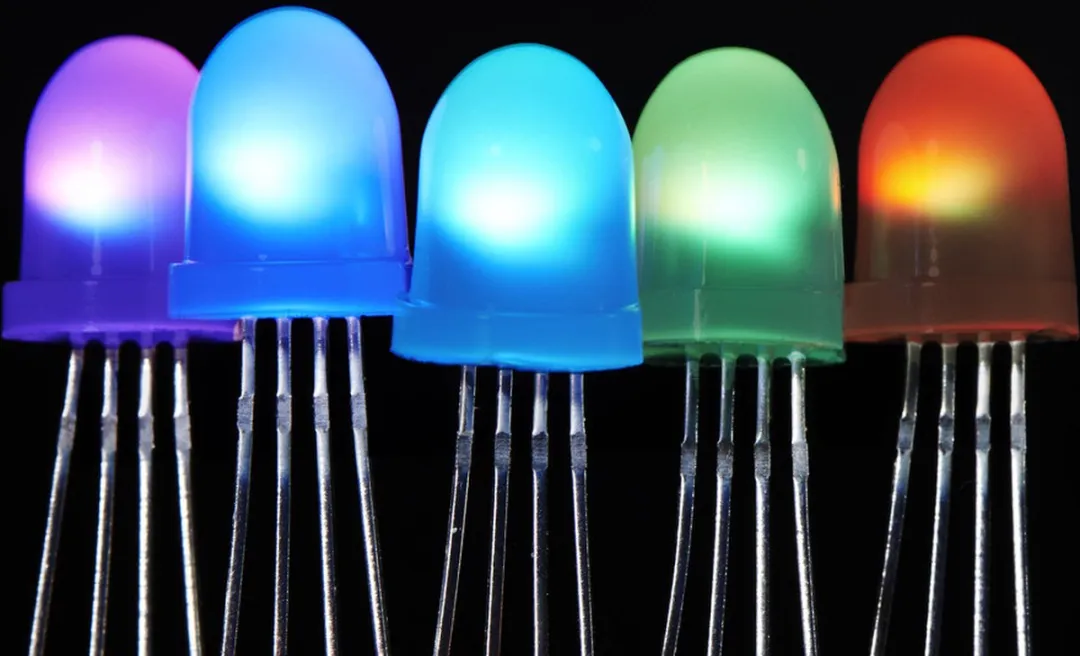 NeoPixel LED RGB diffuus 8mm through-hole WS2811 van Adafruit 1734