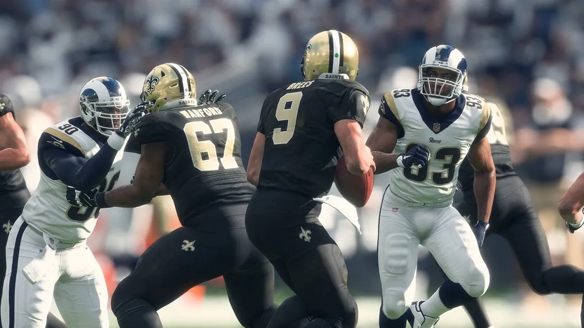 EA Madden NFL 18 Xbox One - 6 Online / 4 Offline