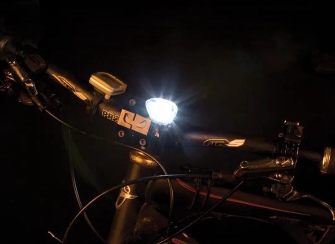 Velleman Fietsverlichting & Kabelslot Set - 1x Koplamp, 1x Achterlicht, 1x Slot
