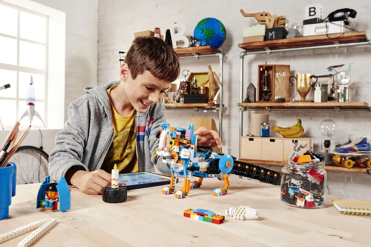 LEGO BOOST 17101 Bouwset - 847 Stukken - Wit/Blauw/Oranje